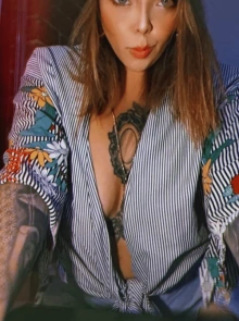 Laurent, elegancia y discreción en el listado de escorts Madura