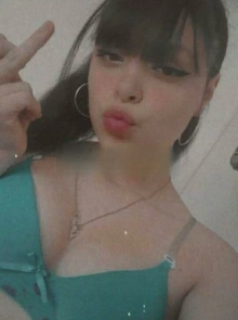 Lorena destaca entre las putas por su presencia