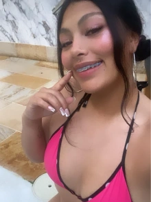 Agenda tu cita con Nicol, una modelo premium con perfil activo