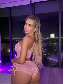 Yina destaca en el listado de putas por su estilo